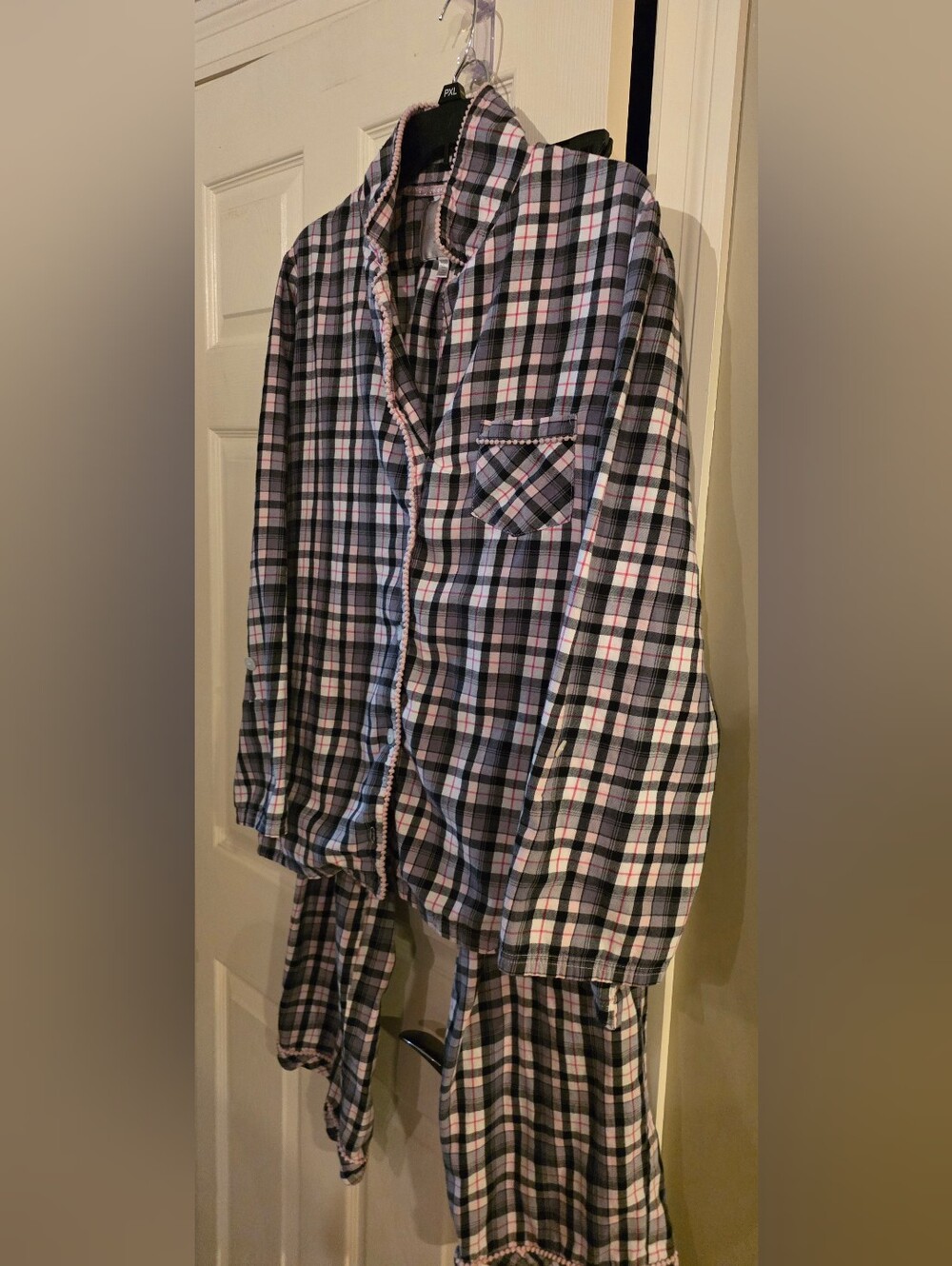 Victoria's Secret Black White Pink Plaid Pajama Set Long Sleeve Button Pants XL - Picture 4 of 16